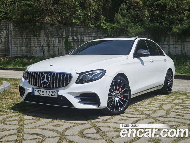 Mercedes-Benz E-Class E300 4MATIC Avnatgarde
