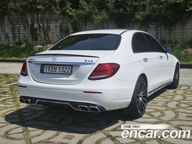 Mercedes-Benz E-Class E300 4MATIC Avnatgarde