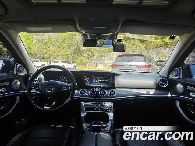 Mercedes-Benz E-Class E300 4MATIC Avnatgarde