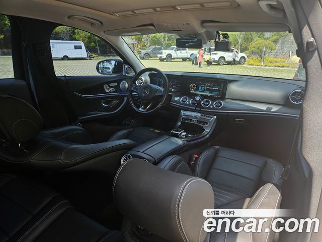 Mercedes-Benz E-Class E300 4MATIC Avnatgarde