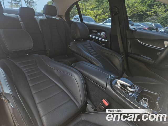 Mercedes-Benz E-Class E300 4MATIC Avnatgarde