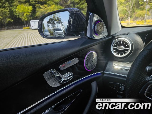 Mercedes-Benz E-Class E300 4MATIC Avnatgarde