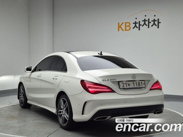 Mercedes-Benz CLA-Class CLA220 AMG Line