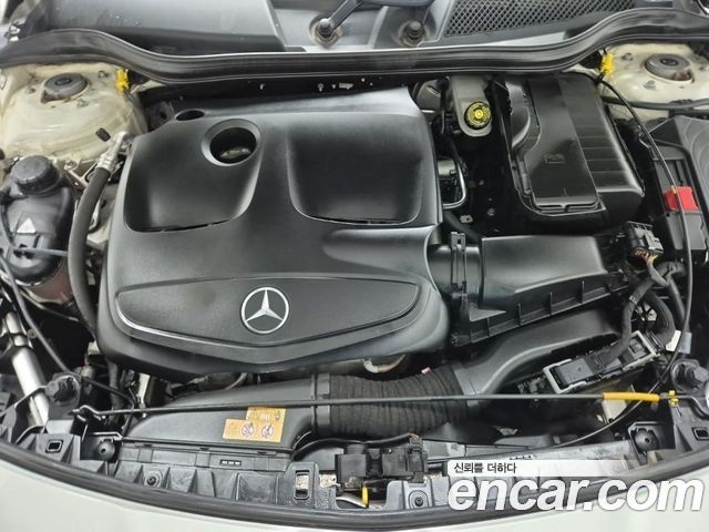 Mercedes-Benz CLA-Class CLA220 AMG Line
