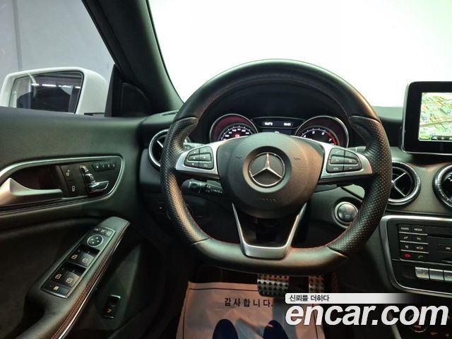 Mercedes-Benz CLA-Class CLA220 AMG Line