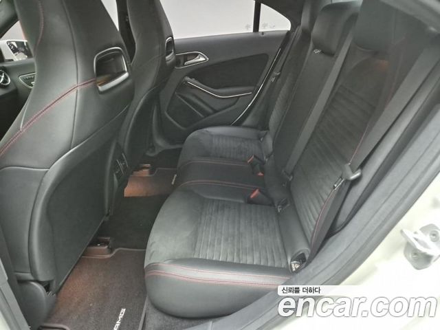 Mercedes-Benz CLA-Class CLA220 AMG Line