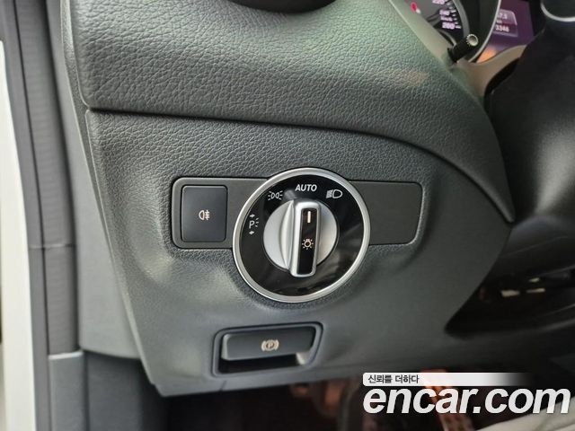 Mercedes-Benz CLA-Class CLA220 AMG Line