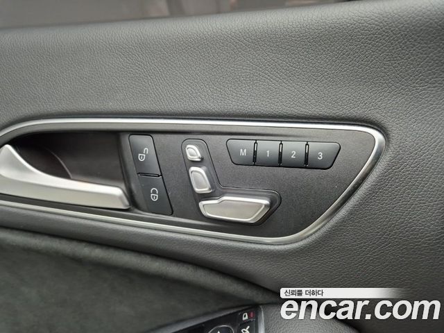 Mercedes-Benz CLA-Class CLA220 AMG Line