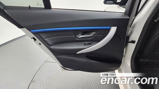 BMW 3-Series 330i M Sport