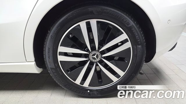 Mercedes-Benz A-Class A220 Hatchback
