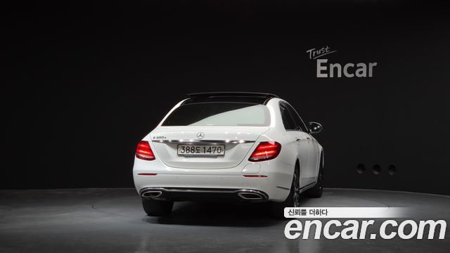 Mercedes-Benz E-Class E300e Exclusive