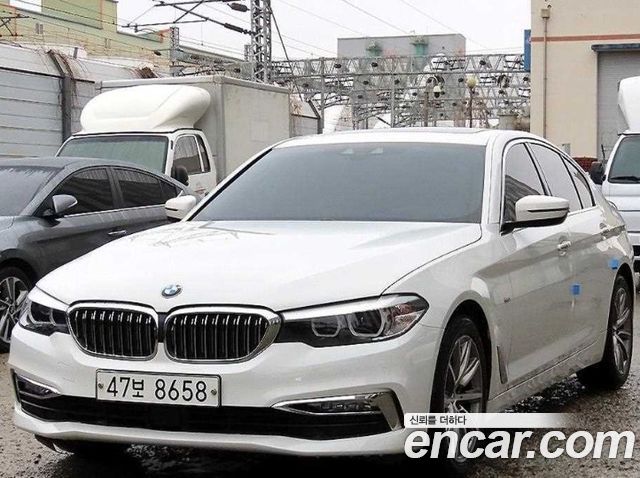 BMW 5-Series 520i Luxury