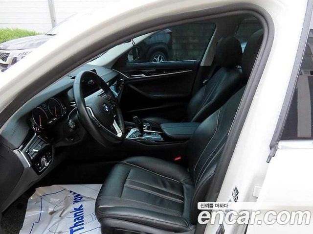 BMW 5-Series 520i Luxury