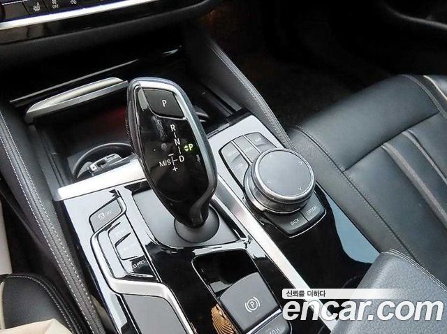 BMW 5-Series 520i Luxury