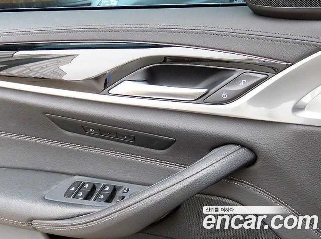 BMW 5-Series 520i Luxury
