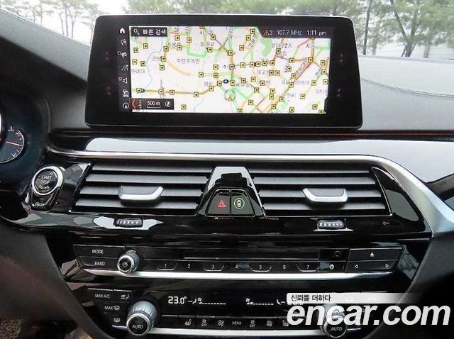BMW 5-Series 520i Luxury