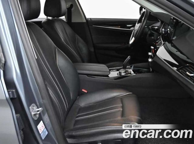 BMW 5-Series 520i Luxury