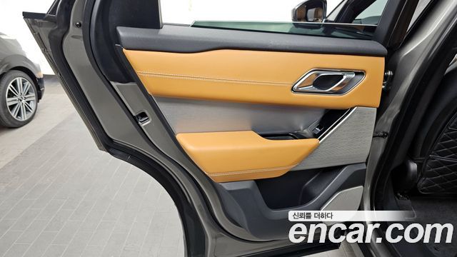 Land Rover Range Rover Velar 3.0 D300 R-Dynamic HSE