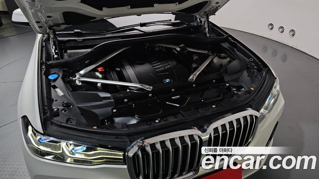 BMW X7 xDrive 40i Design Pure Excellence 6-Seater