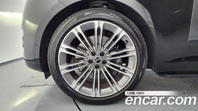 Land Rover Range Rover P530 Autobiography Long Wheel Base