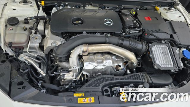 Mercedes-Benz CLA-Class CLA250 4MATIC