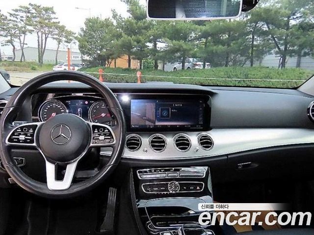 Mercedes-Benz E-Class E300 Avantgarde