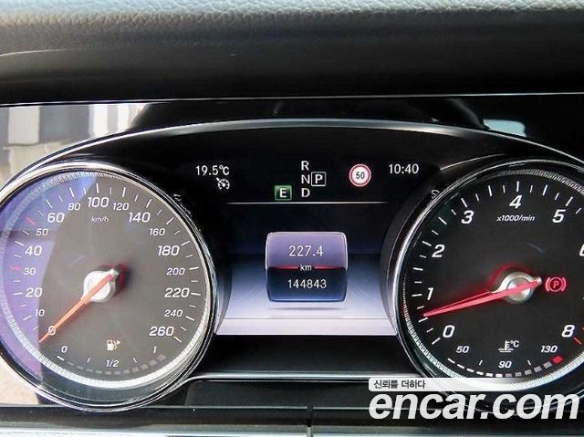 Mercedes-Benz E-Class E300 Avantgarde