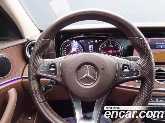 Mercedes-Benz E-Class E220d Exclusive
