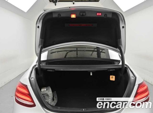 Mercedes-Benz E-Class E300 Avantgarde