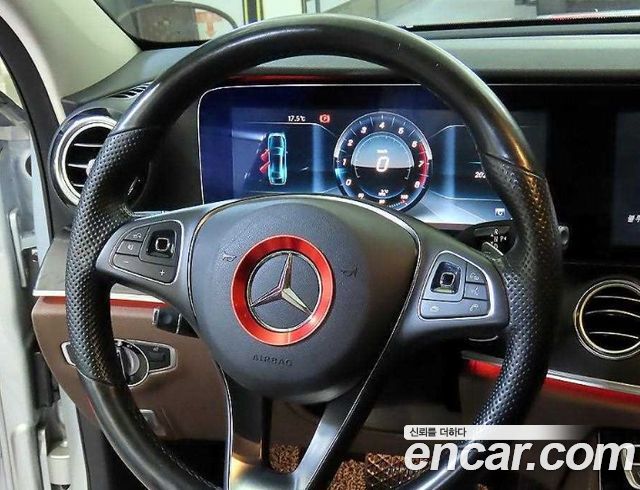 Mercedes-Benz E-Class E300 4MATIC Avnatgarde