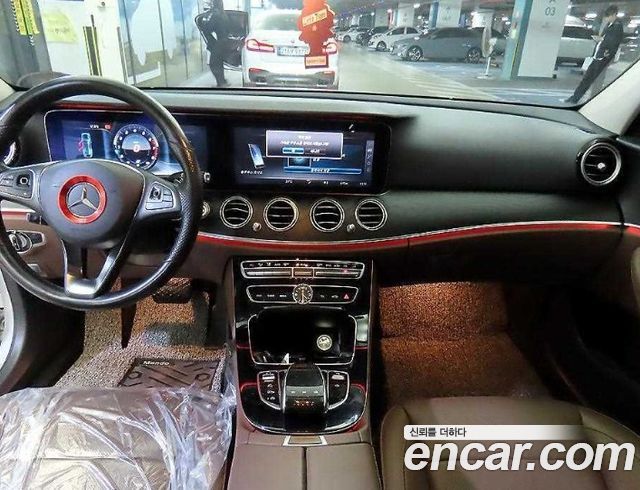 Mercedes-Benz E-Class E300 4MATIC Avnatgarde