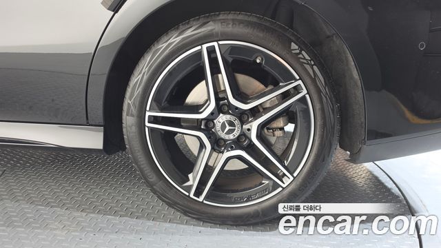 Mercedes-Benz CLA-Class CLA250 4MATIC