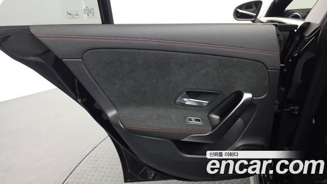 Mercedes-Benz CLA-Class CLA250 4MATIC