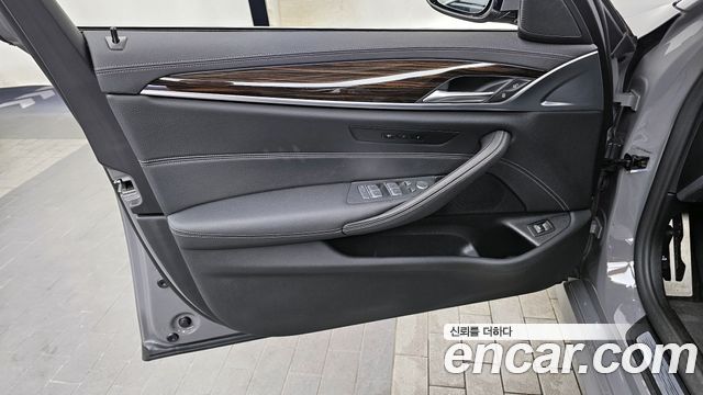 BMW 5-Series 520i M Sport