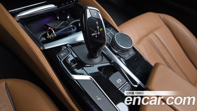 BMW 5-Series 520i Luxury