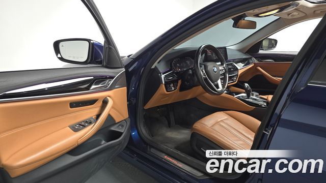 BMW 5-Series 520i Luxury