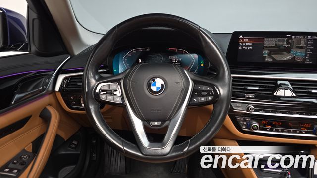 BMW 5-Series 520i Luxury
