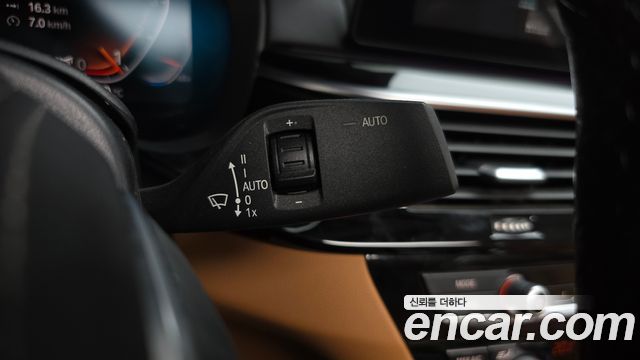 BMW 5-Series 520i Luxury