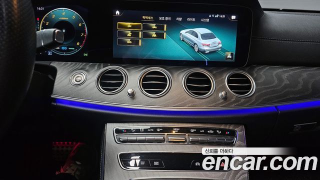 Mercedes-Benz E-Class E350 4MATIC AMG Line