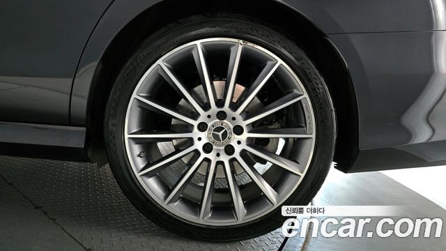 Mercedes-Benz E-Class E350 4MATIC AMG Line
