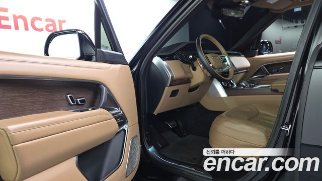 Land Rover Range Rover D350 Autobiography Long Wheel Base