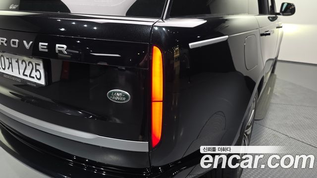 Land Rover Range Rover D350 Autobiography Long Wheel Base