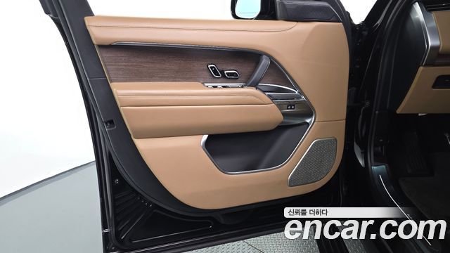 Land Rover Range Rover D350 Autobiography Long Wheel Base