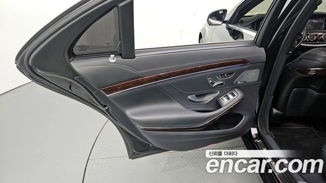 Mercedes-Benz S-Class S560L 4MATIC
