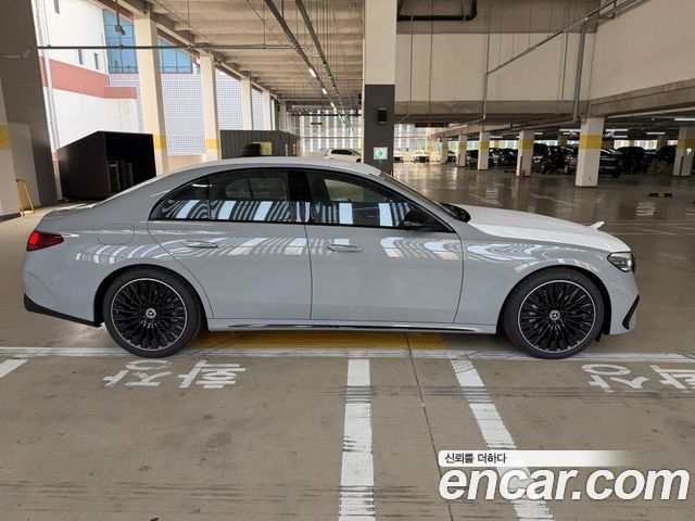 Mercedes-Benz E-Class E300 4MATIC AMG Line