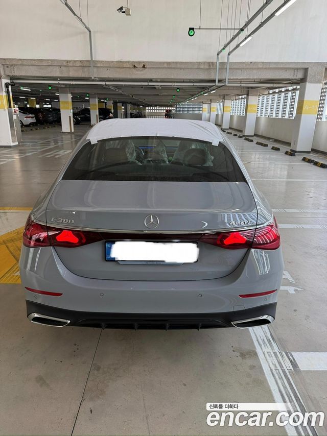 Mercedes-Benz E-Class E300 4MATIC AMG Line
