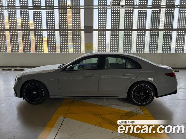Mercedes-Benz E-Class E300 4MATIC AMG Line