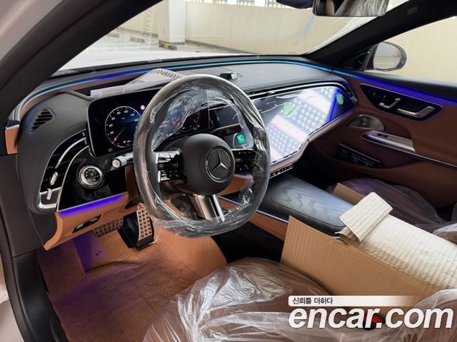 Mercedes-Benz E-Class E300 4MATIC AMG Line