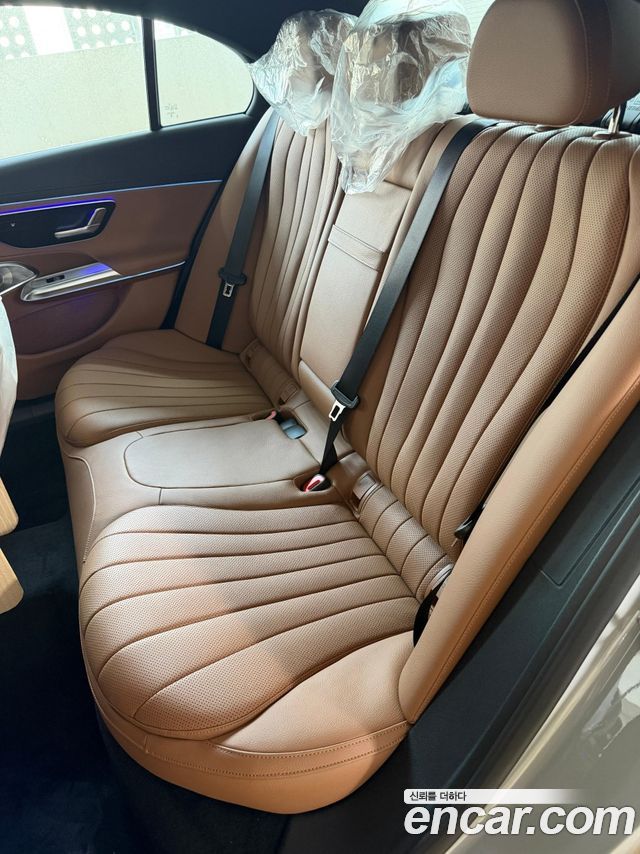 Mercedes-Benz E-Class E300 4MATIC AMG Line