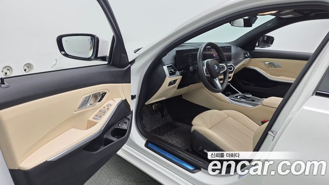 BMW 3-Series 330e M Sport